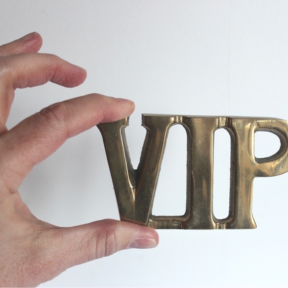 Vintage Brass VIP Paperweight, Gift For Boss, Seventies Kitch, Brass with Patina - Picture 3 of 5